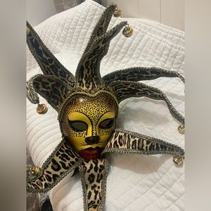 Full face Venetian style theater cat Mask. Used in good condition.